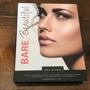 Bare Beautiful make up kit
